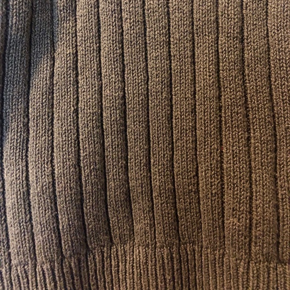 Olive Kendall and Kylie cropped knit tank - Picture 2 of 3